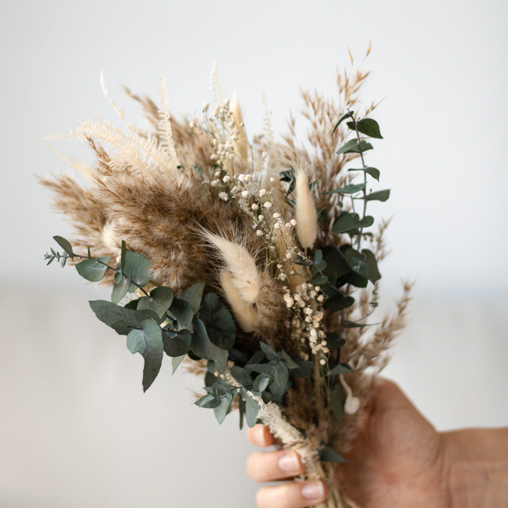 Mittlerer Trockenblumenstrauß "Soft Green" mit Eukalyptus - mahina
