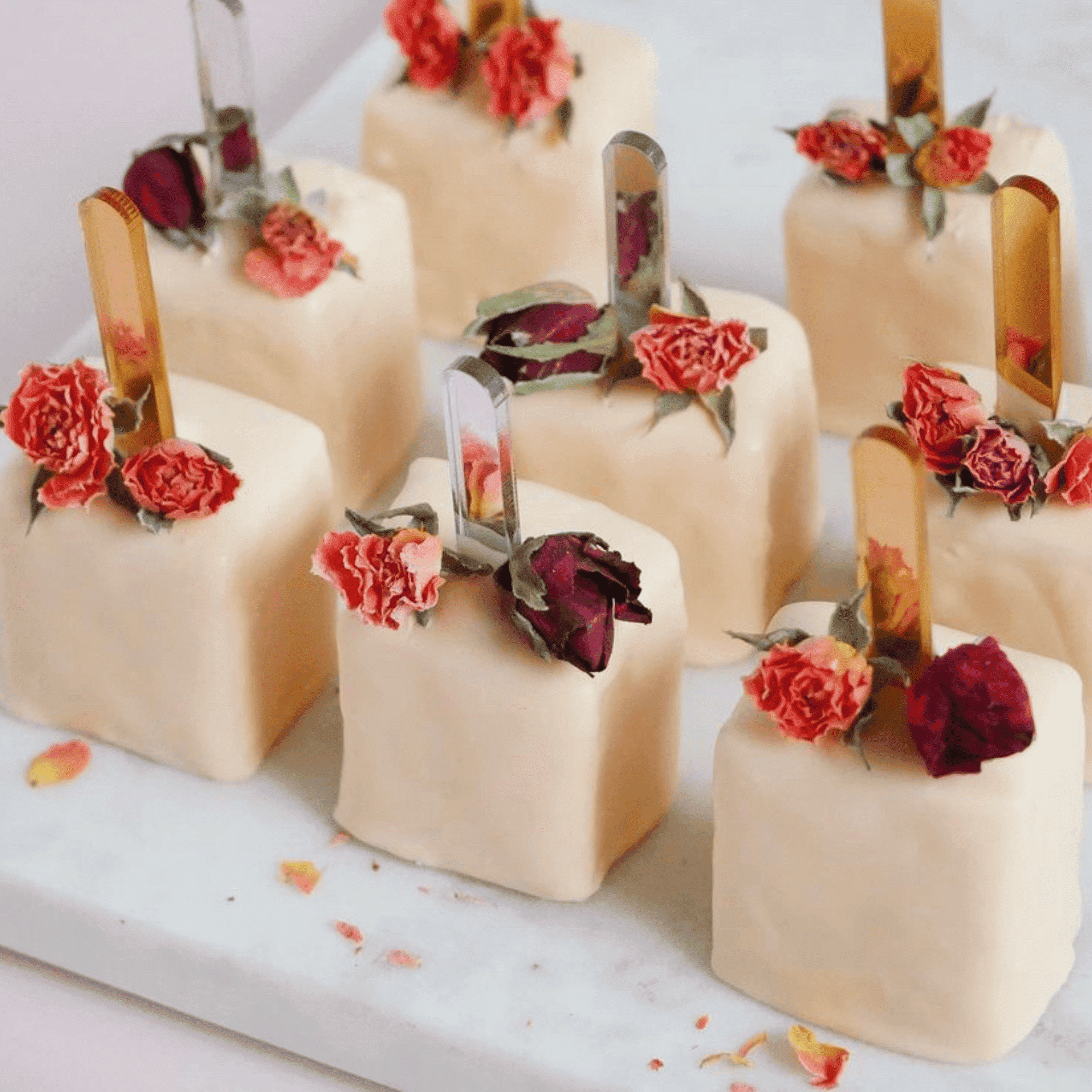 Essbare Blüten "Dekorative Rosenblüten" 20g - 8 Farben - mahina