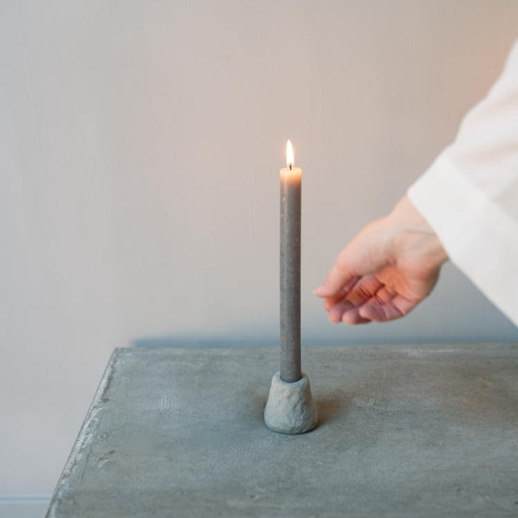 Leeff Kerzenhalter "Carmen" in grau, verschiedene Größen - mahina