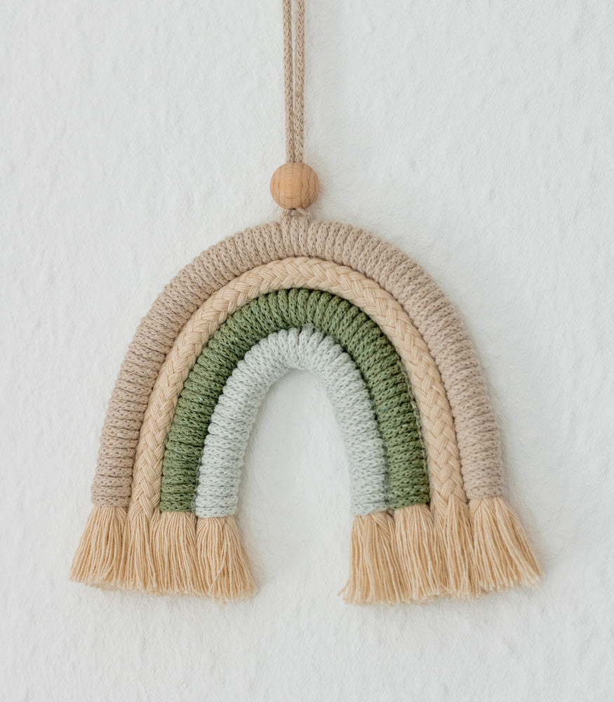 Handgemachter Makramee Regenbogen in verschiedenen Farben - mahina