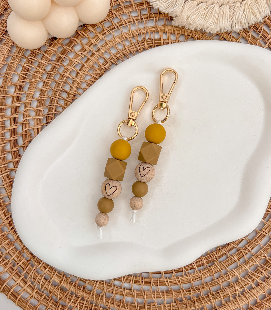 Handgemachter Schlüsselanhänger "Fiori" mit Motivperle - mahina