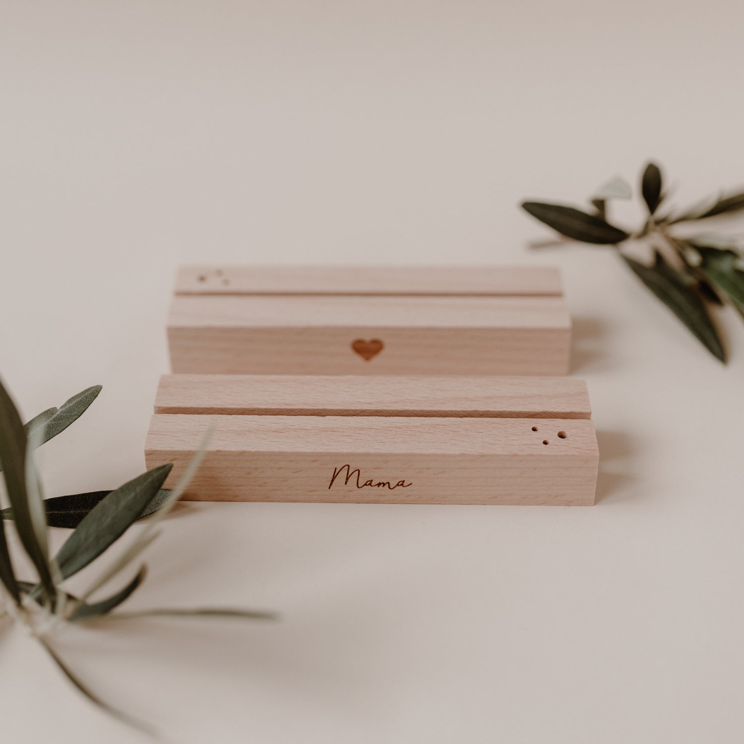 Eulenschnitt Karten- und Blumenhalter Mama & Herz, 2er Set - Bastelbedarf -> Sonstiges von mahina