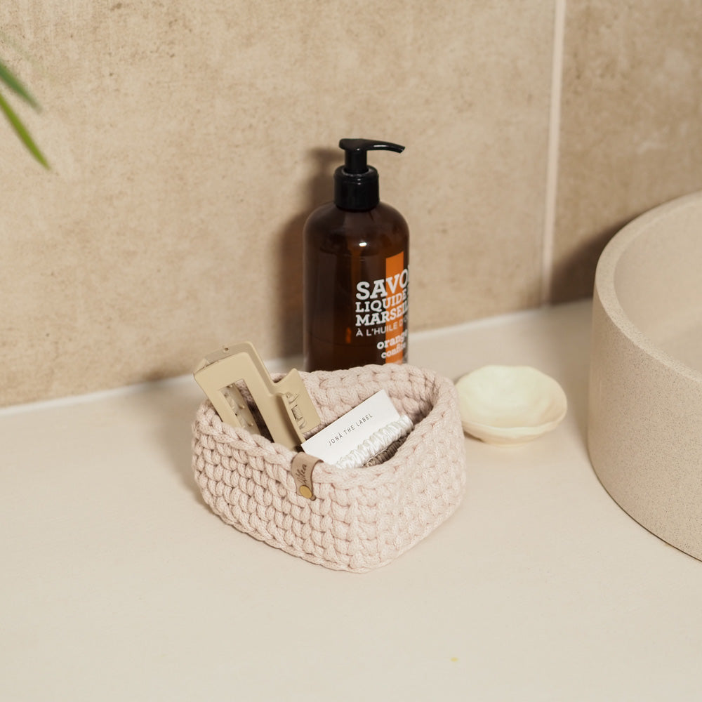 Handgemachter Häkelkorb "Herz" mit Boden - mahina x kilea - Interior > Dekoration > Häkelprodukte von mahina