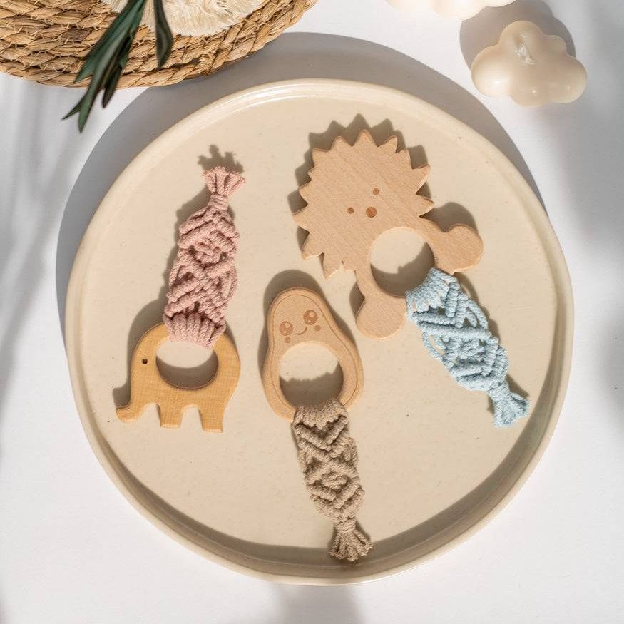 Handgemachter Makramee Beißring/Greifling "Classic" personalisierbar - mahina