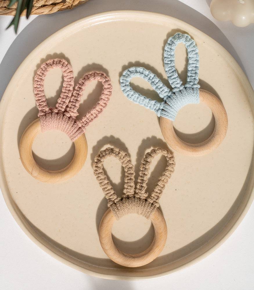 Handgemachter Makramee Beißring/Greifling "Bunny" - mahina