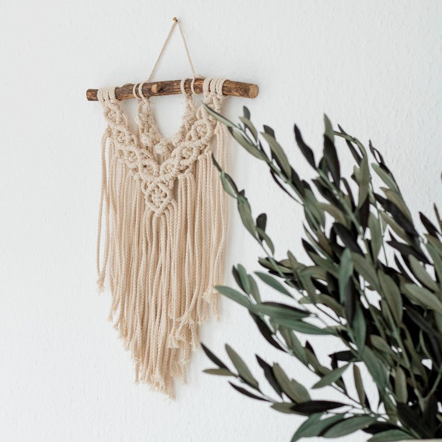 Handgemachter Makramee Wandbehang "Hilo", 35cm x 30cm - Interior > Dekoration > Makramee von mahina