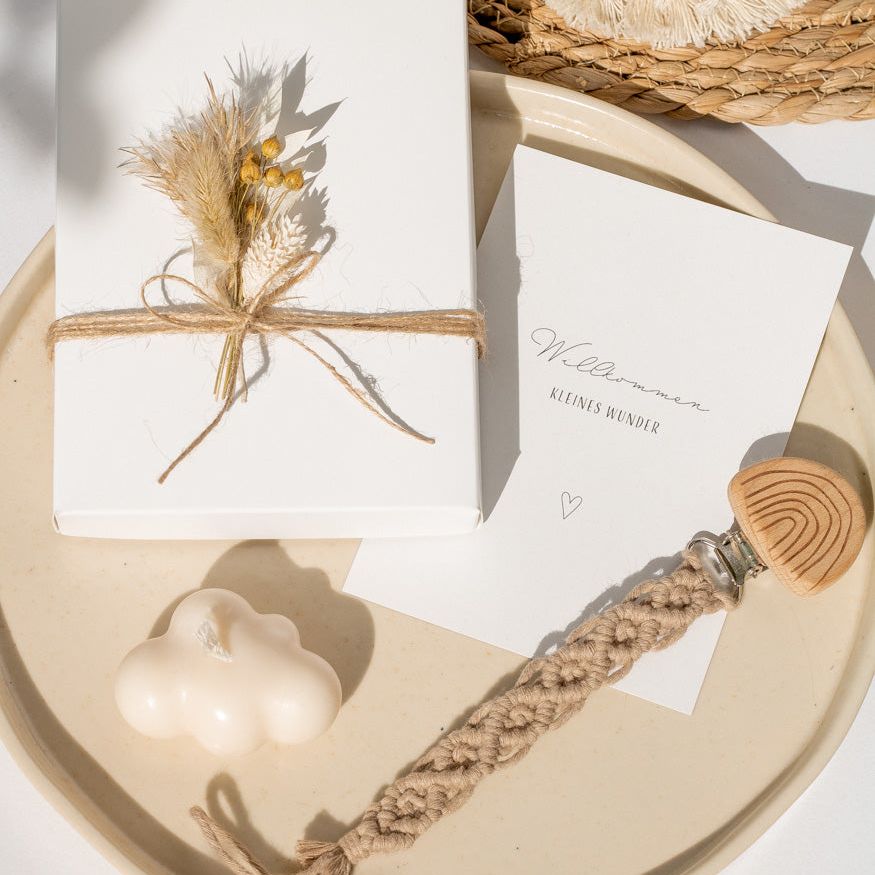 Geschenkbox "Kleines Wunder" mit Makramee Schnullerkette - mahina