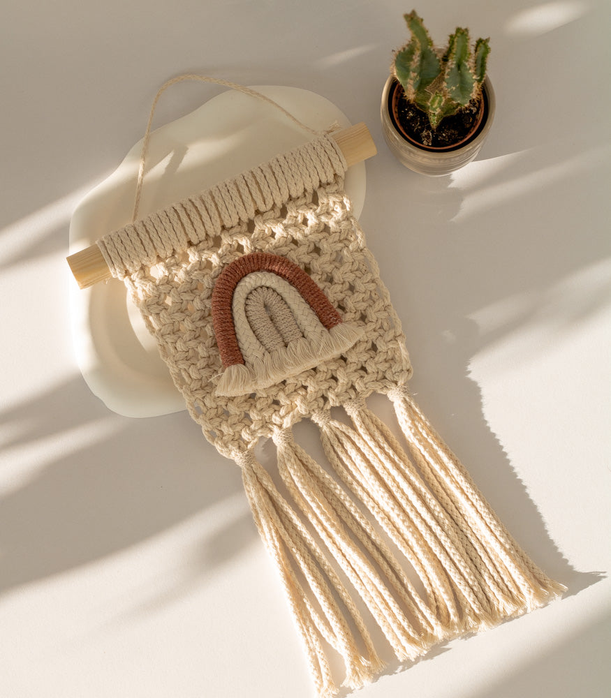 Handgemachter Makramee Wimpel "Regenbogen" - mahina