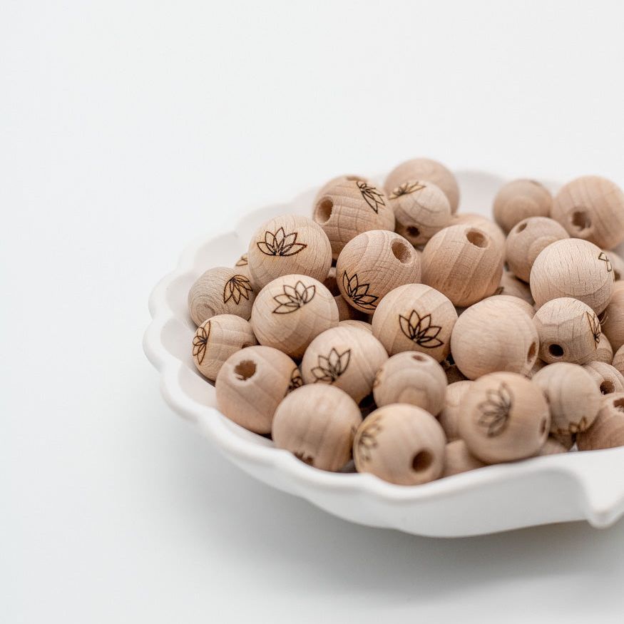 Holzperle handgemachte Gravur "Lotusblume" 12mm/15mm - Bastelbedarf -> Holz > Holzperlen -> Motive von mahina