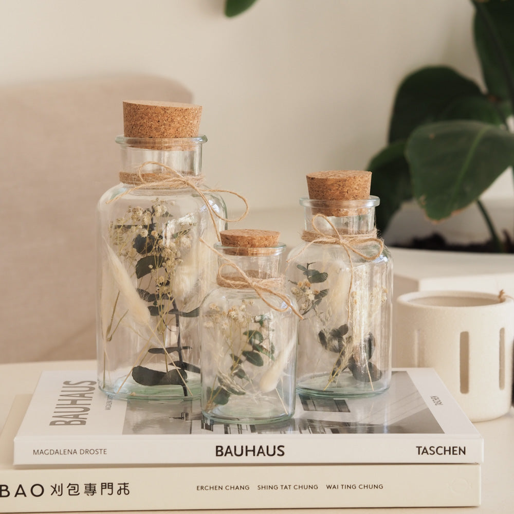 Personalisierbares Korkenglas mit Trockenblumen "Soft Green" 3 Größen - mahina