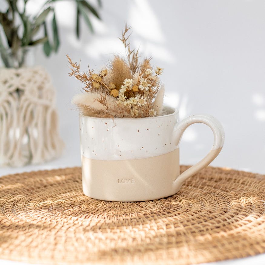 Handgemachte Eulenschnitt Tasse aus Steingut "Love" - mahina