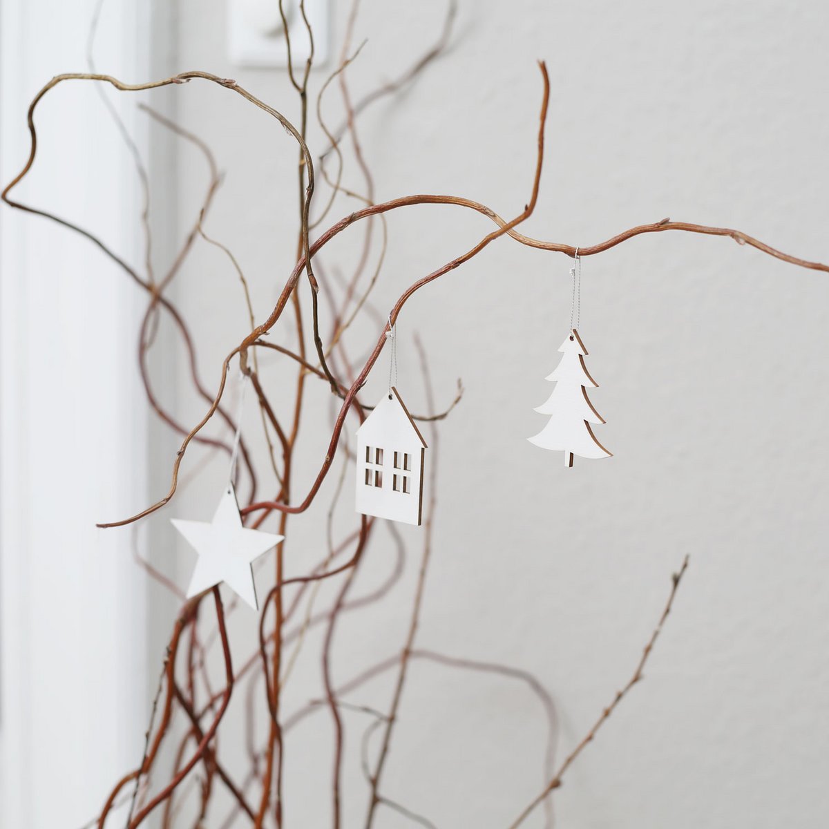 Eulenschnitt Holzanhänger Tanne weiß, 8er Set - Bastelbedarf -> Holz > Holzkränze von mahina