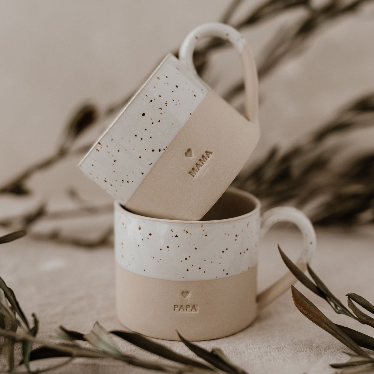 Handgemachte Eulenschnitt Tasse aus Steingut "Mama" - mahina