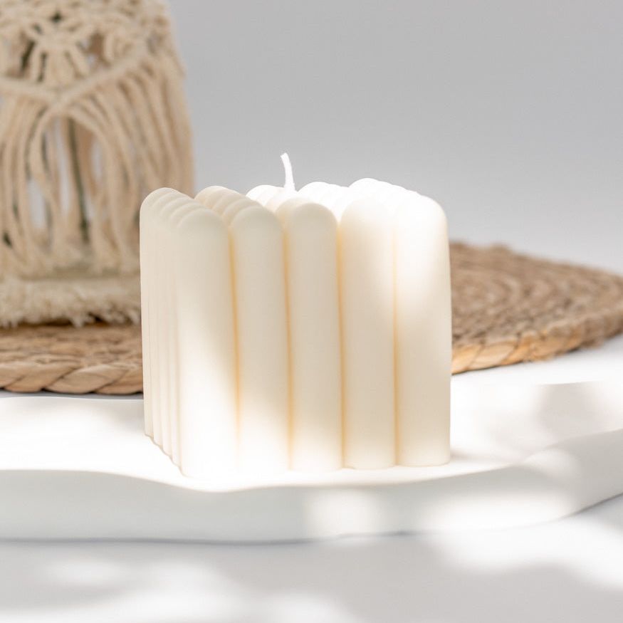 Handgemachte Kerze "Cube Candle" in natur, vegan & nachhaltig - mahina