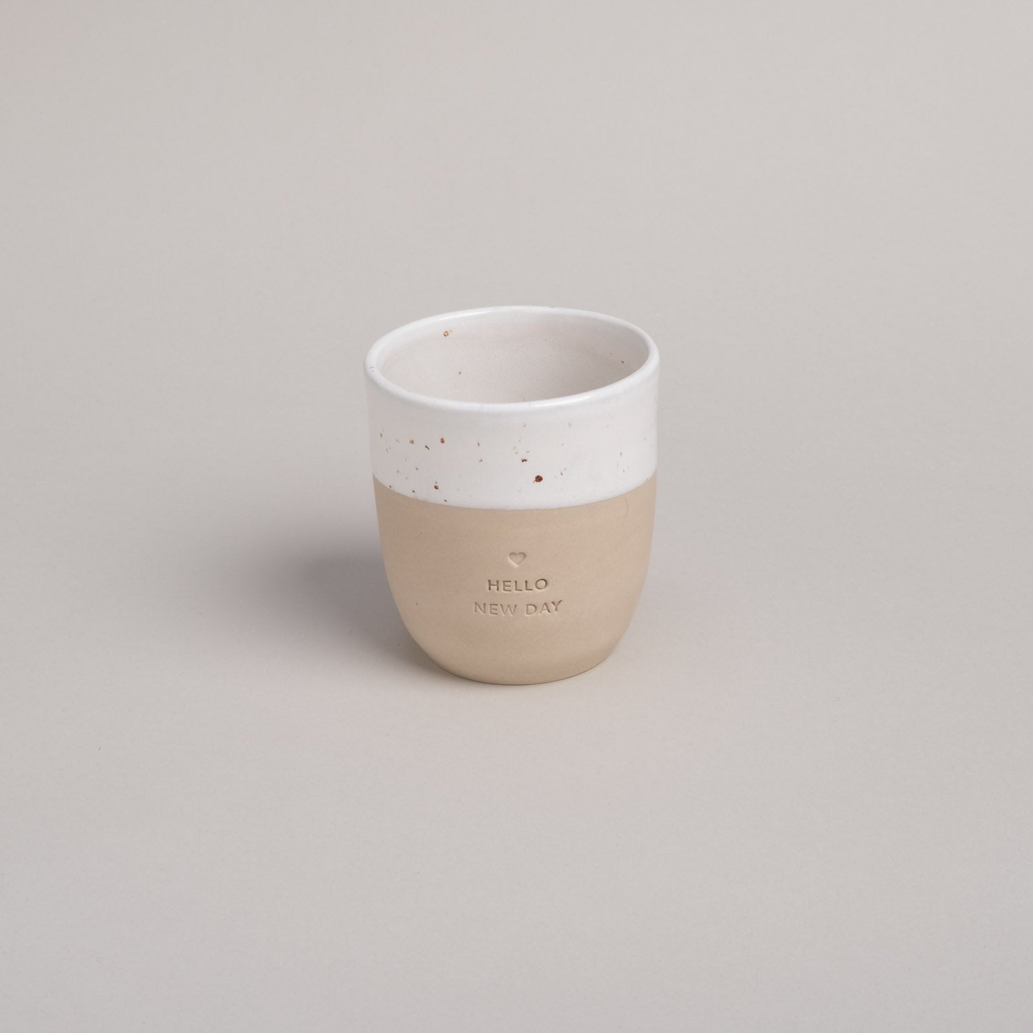 Handgemachter Eulenschnitt Becher aus Steingut "Hello new day" - mahina