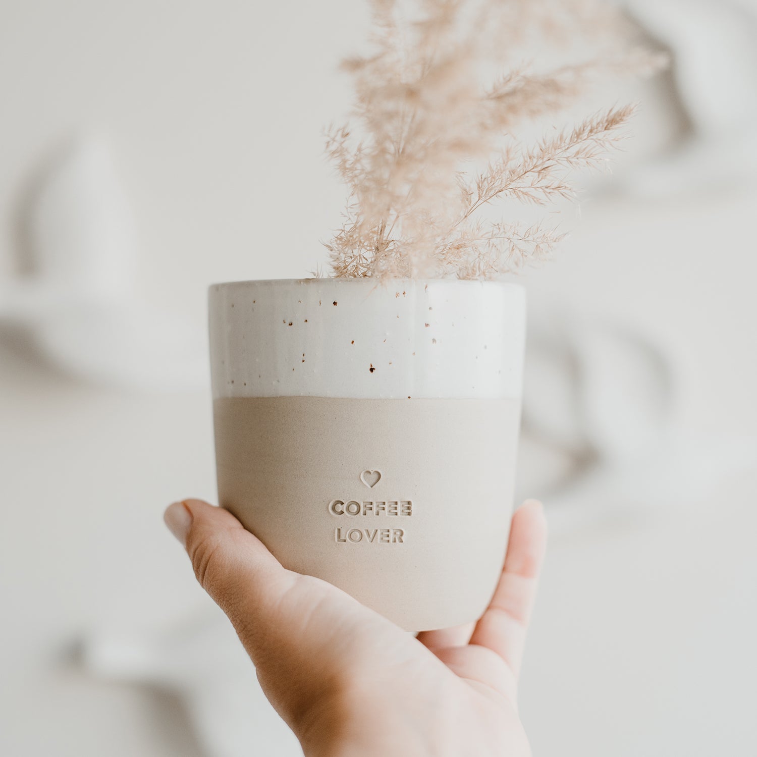 Handgemachter Eulenschnitt Becher aus Steingut "Coffee Lover" - mahina