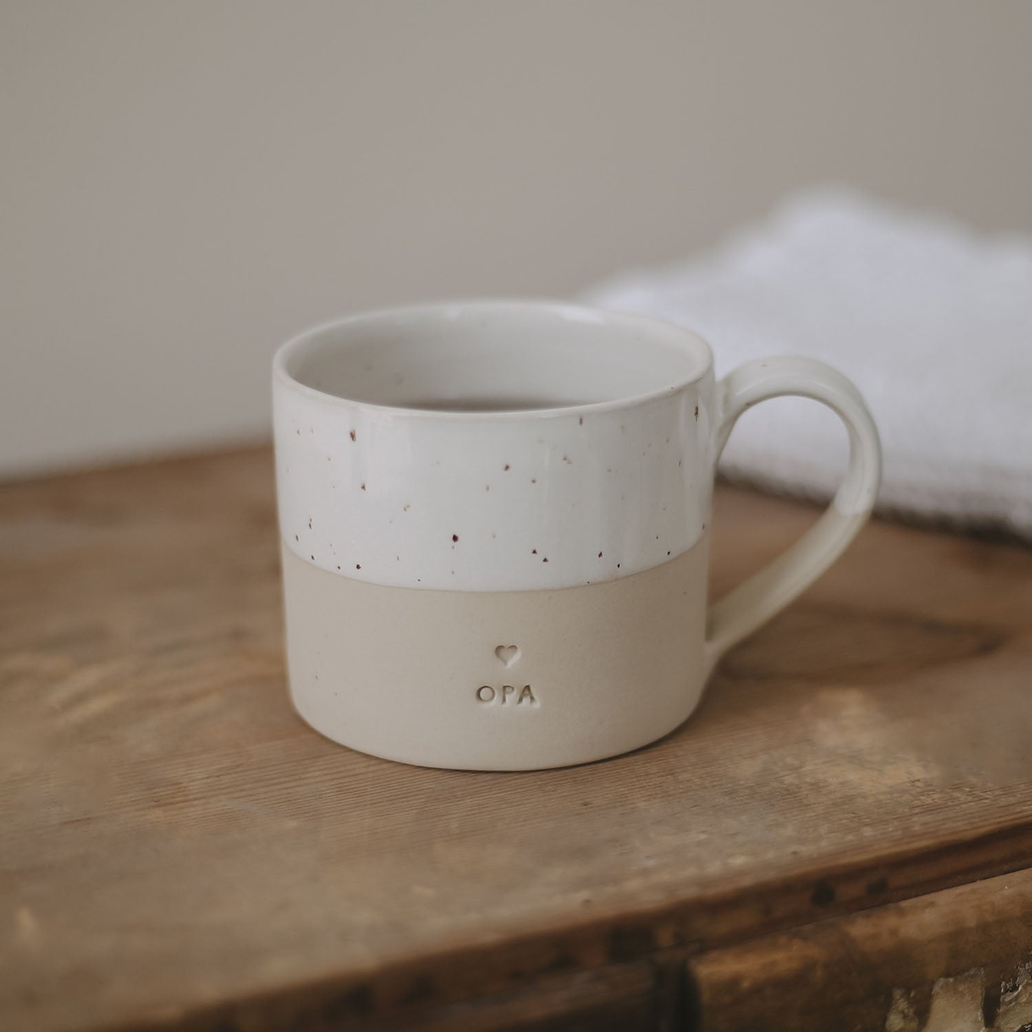 Handgemachter Eulenschnitt Tasse aus Steingut "Opa" - mahina