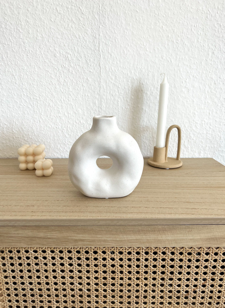 Kleine Donut-Vase "Gusta" in cremeweiß - MAHINA