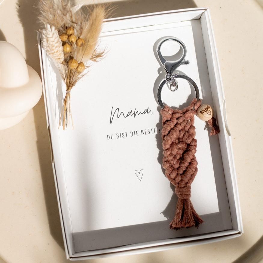 Geschenkbox "Mama" mit handgemachtem Schlüsselanhänger - mahina