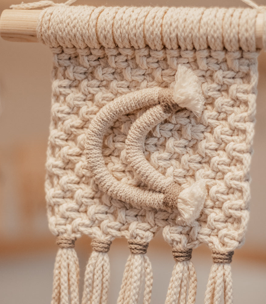 Handgemachter Makramee Wimpel "Mond" - Interior > Dekoration > Makramee von mahina